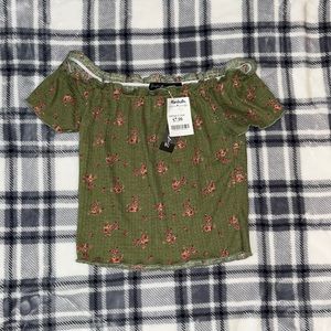 super cute off the shoulder crop top. brand new. womens small. green.